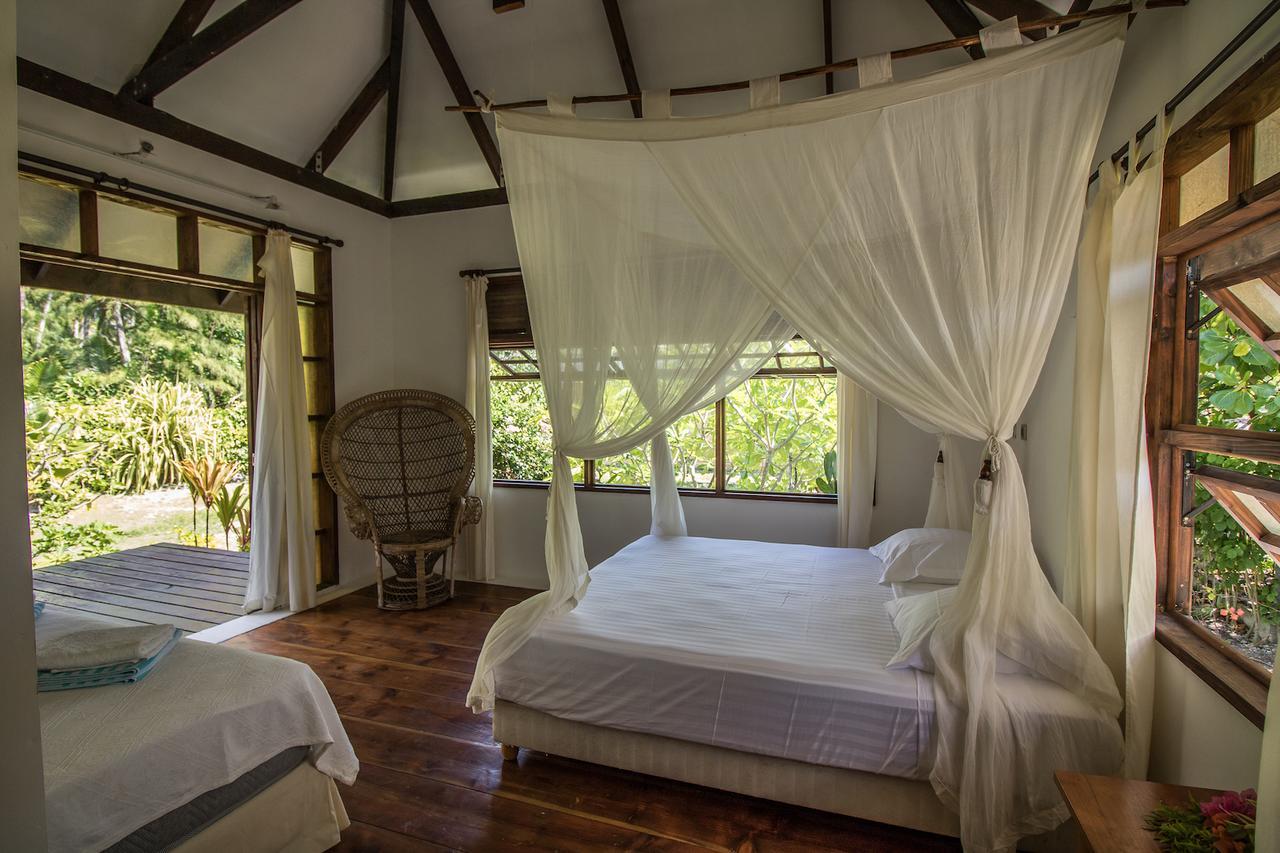 Le Coconut Lodge Avatoru Exterior foto